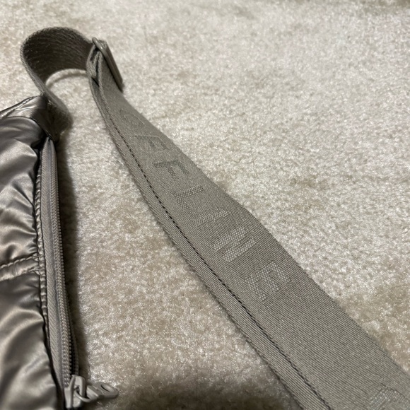 OFFLINE by aerie metallic puff love crescent bag - Picture 6 of 9